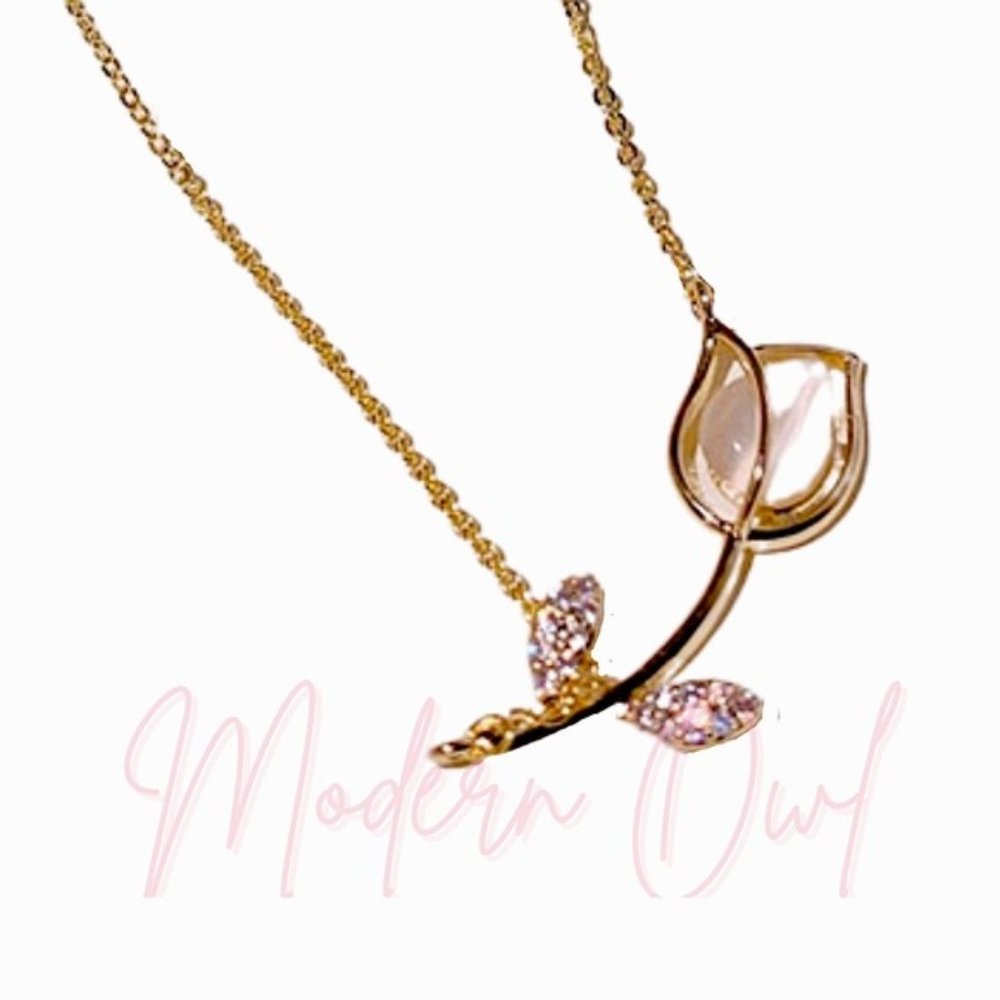 💥 OPAL FLOWER NECKLACE & EARRINGS SET 💥